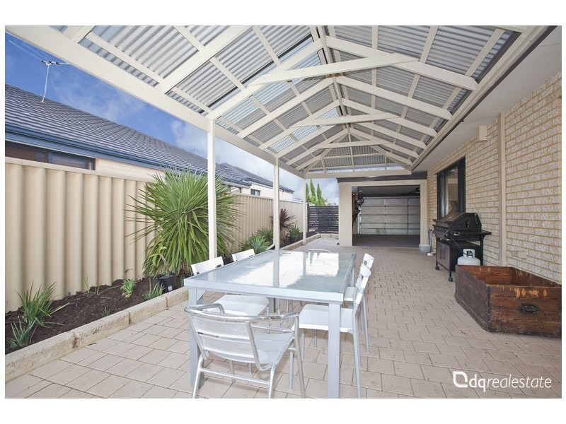 5 Rosinski Circle, Tapping WA 6065