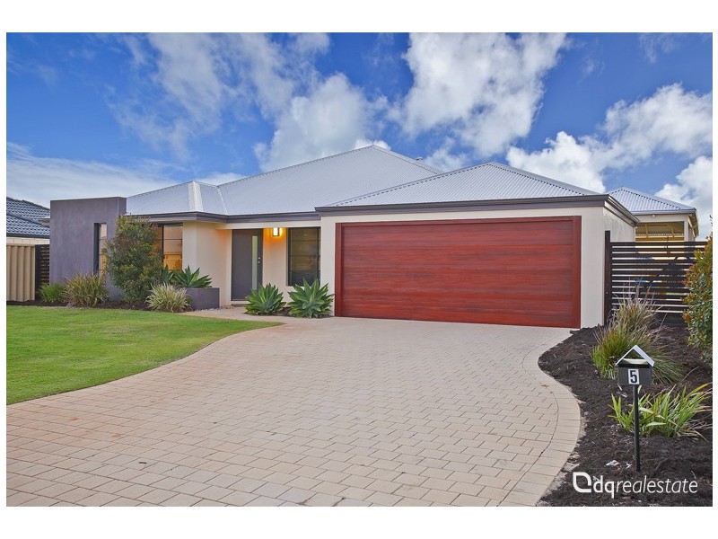 5 Rosinski Circle, Tapping WA 6065