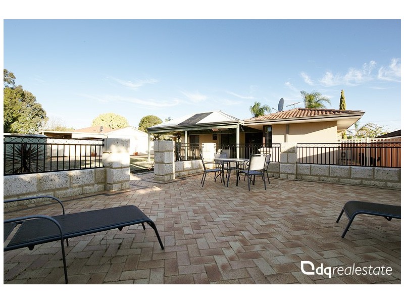 25 Sapling Way, Hocking WA 6065