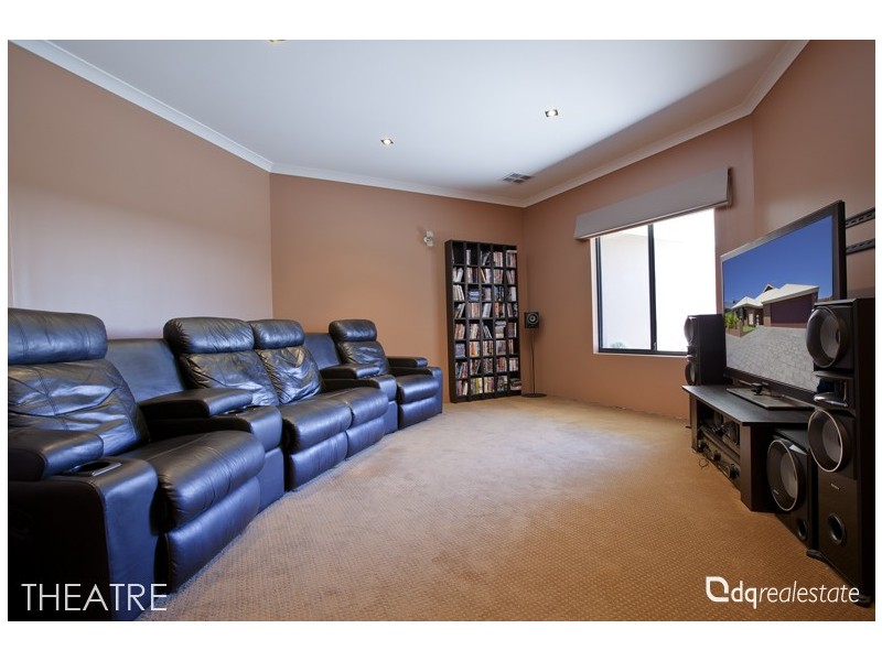 4 Benjamin Crescent, Tapping WA 6065
