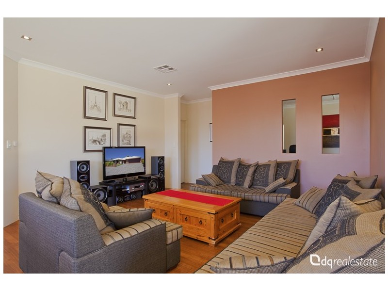 4 Benjamin Crescent, Tapping WA 6065