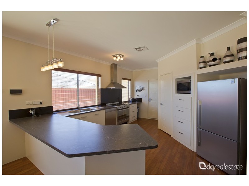 4 Benjamin Crescent, Tapping WA 6065