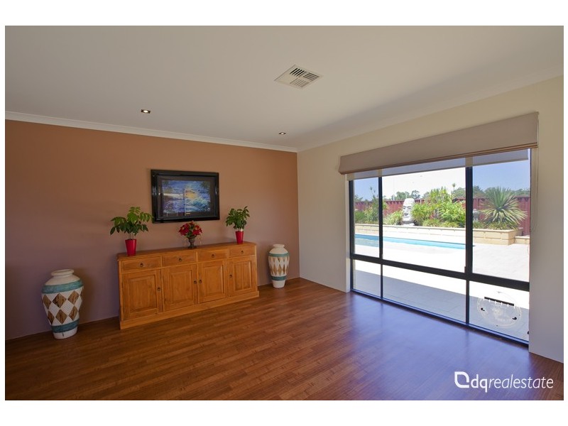 4 Benjamin Crescent, Tapping WA 6065