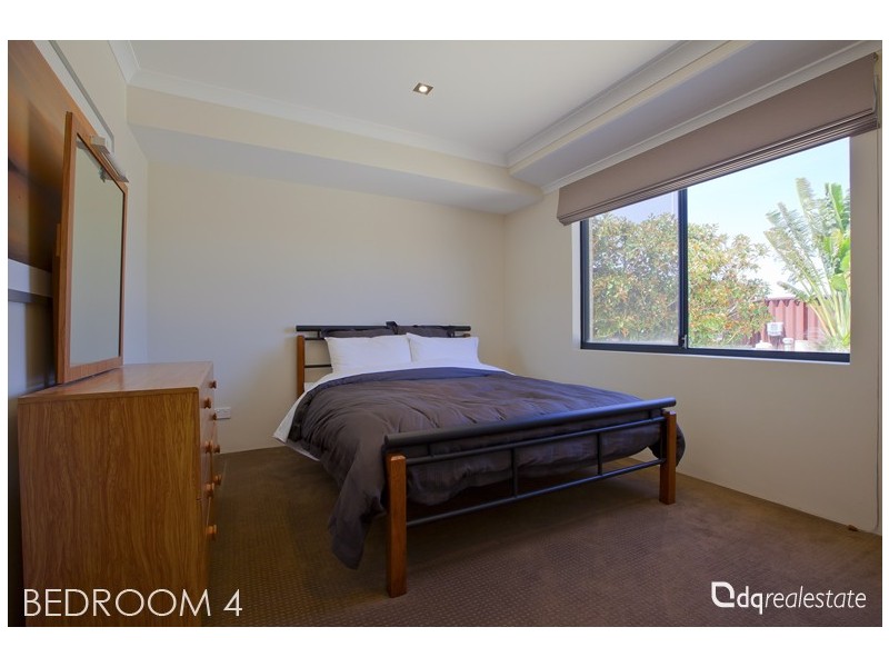 4 Benjamin Crescent, Tapping WA 6065