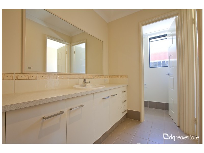 4 Benjamin Crescent, Tapping WA 6065