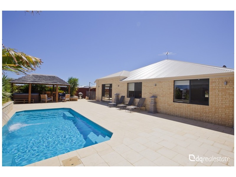 4 Benjamin Crescent, Tapping WA 6065