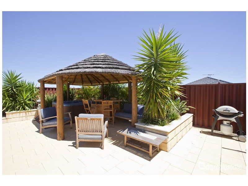 4 Benjamin Crescent, Tapping WA 6065