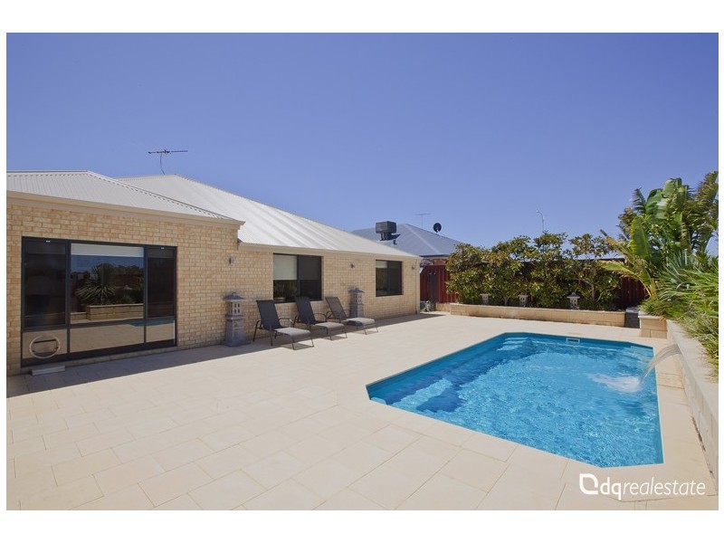 4 Benjamin Crescent, Tapping WA 6065