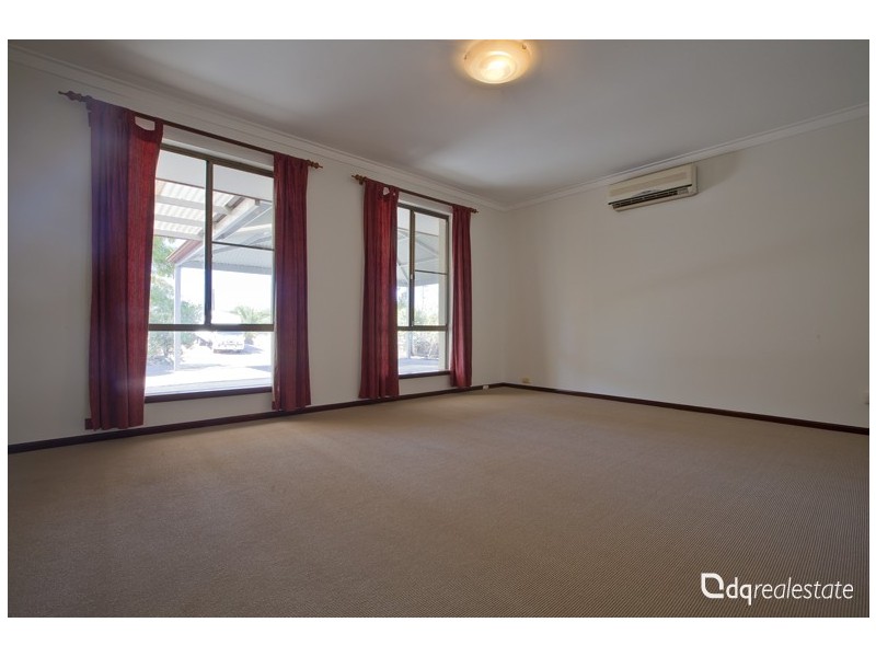 2 Sturt Place, Padbury WA 6025