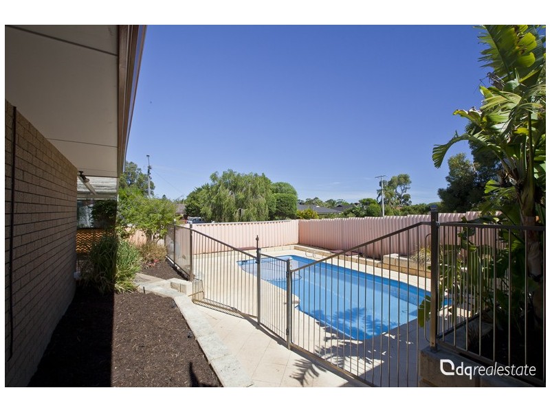 2 Sturt Place, Padbury WA 6025