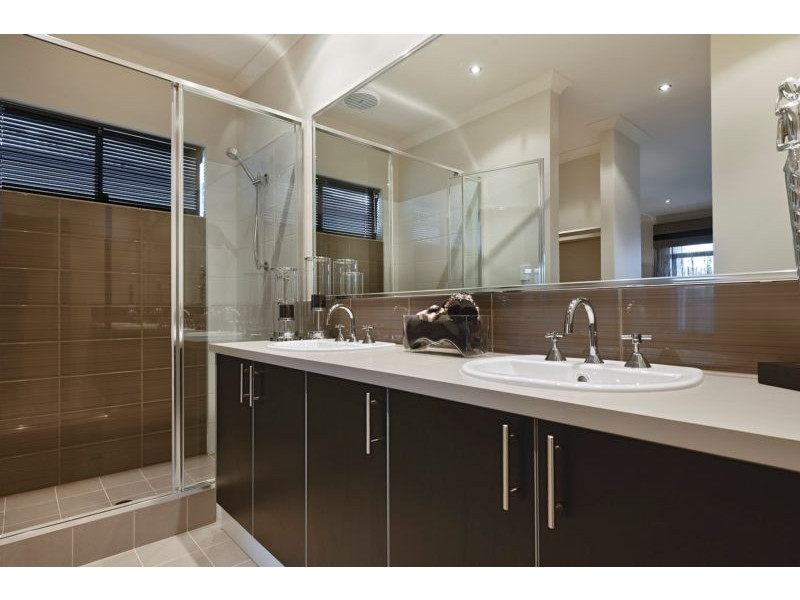 27 St Leonards Blvd, Dayton, West Swan WA 6055