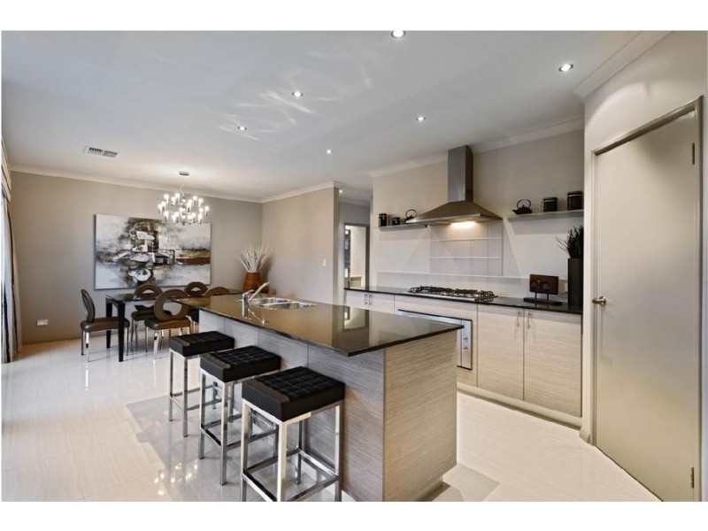 27 St Leonards Blvd, Dayton, West Swan WA 6055