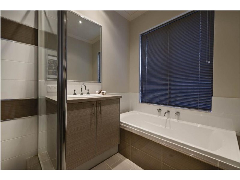 27 St Leonards Blvd, Dayton, West Swan WA 6055