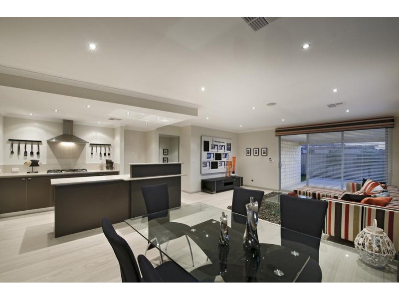 14 Blackwood Meander, Yanchep WA 6035