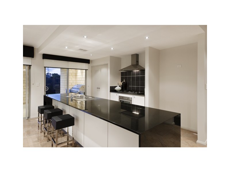 25 St Leonards Blvd, DAYTON, West Swan WA 6055