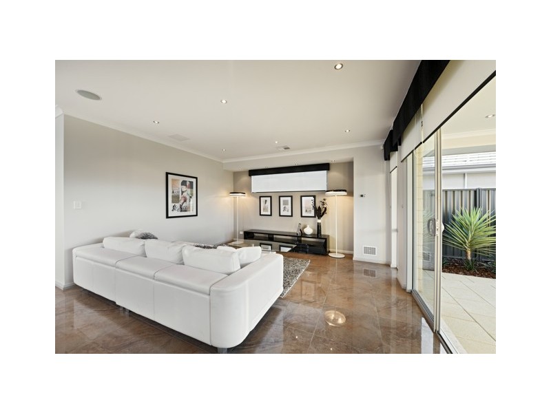 25 St Leonards Blvd, DAYTON, West Swan WA 6055