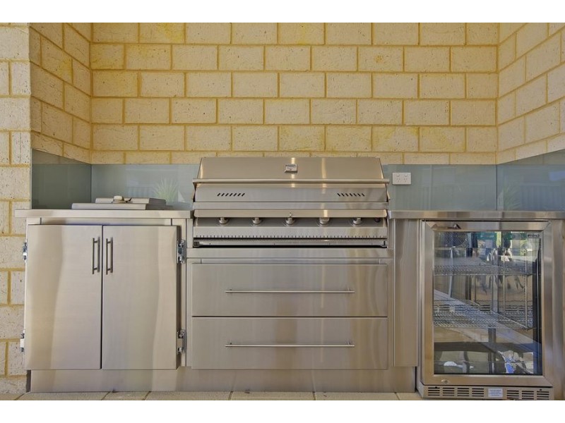 25 St Leonards Blvd, DAYTON, West Swan WA 6055