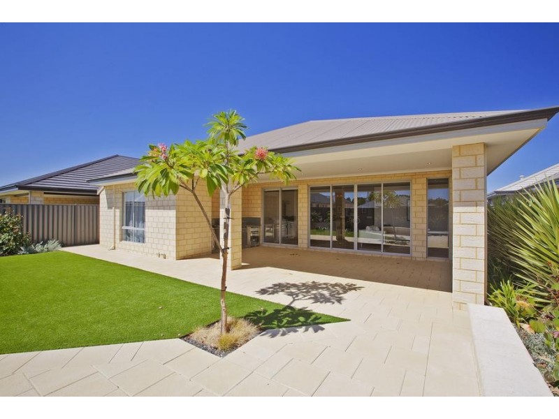 25 St Leonards Blvd, DAYTON, West Swan WA 6055