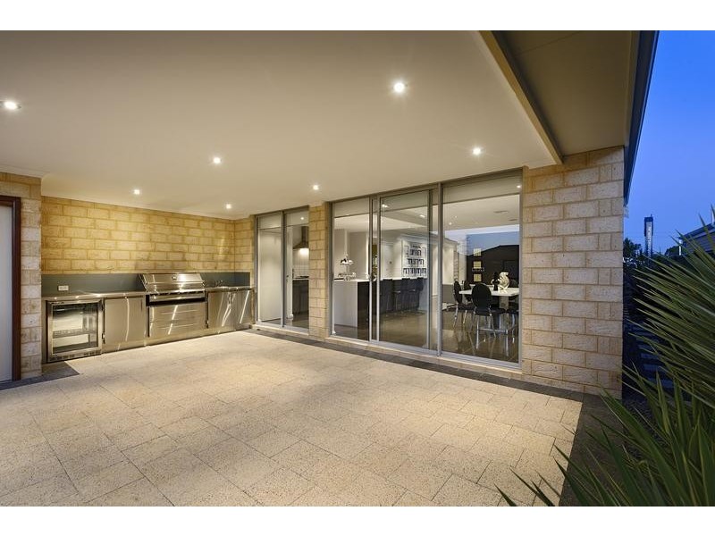 49 St Leonards Blvd, DAYTON, West Swan WA 6055