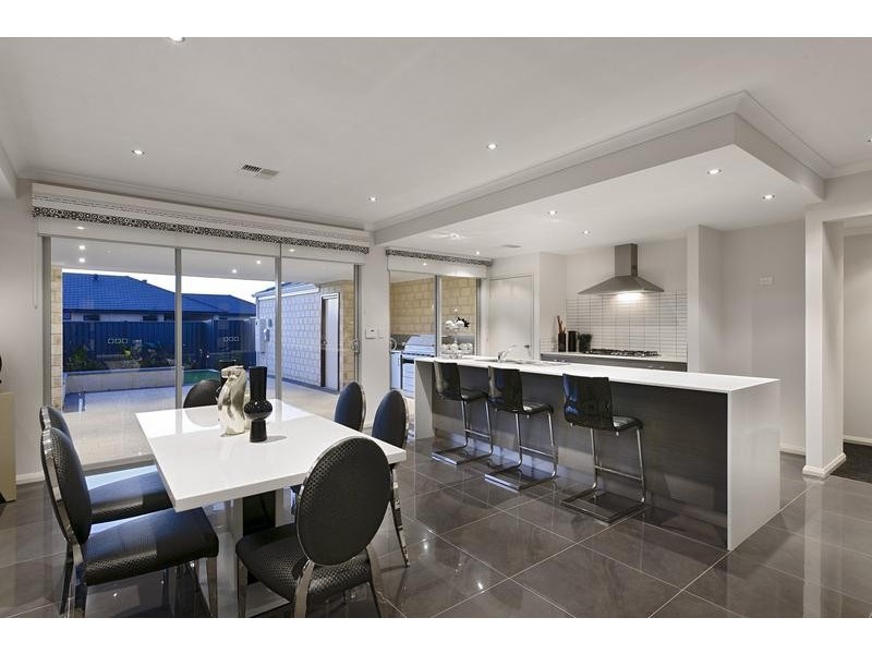 49 St Leonards Blvd, DAYTON, West Swan WA 6055