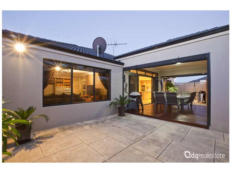 77 Belvoir Parkway, Darch WA 6065