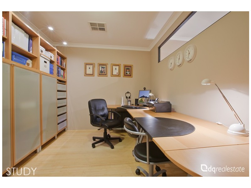 77 Belvoir Parkway, Darch WA 6065