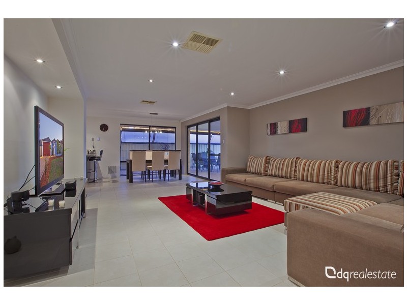 64 Yandella Promenade, Tapping WA 6065