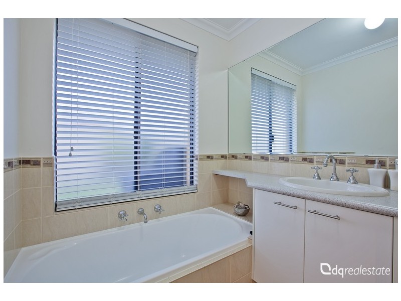64 Yandella Promenade, Tapping WA 6065