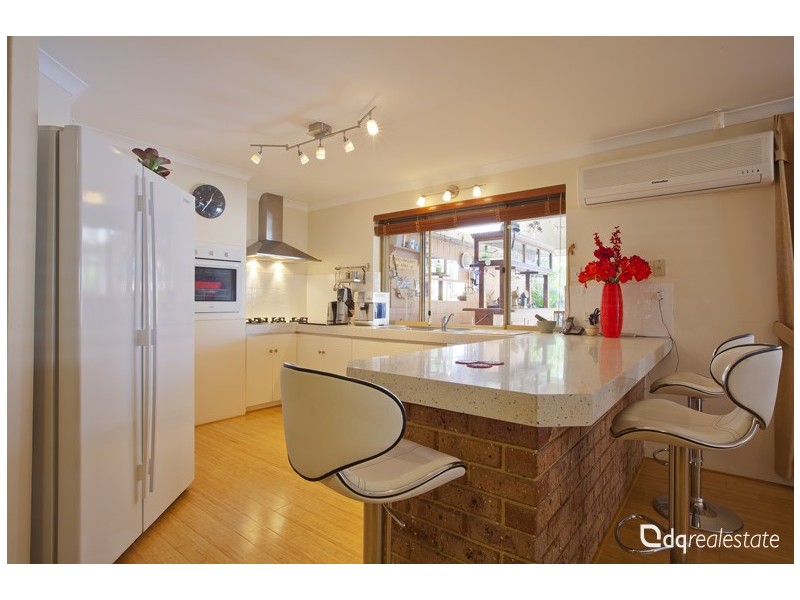 6 Nicholson Place, Ballajura WA 6066