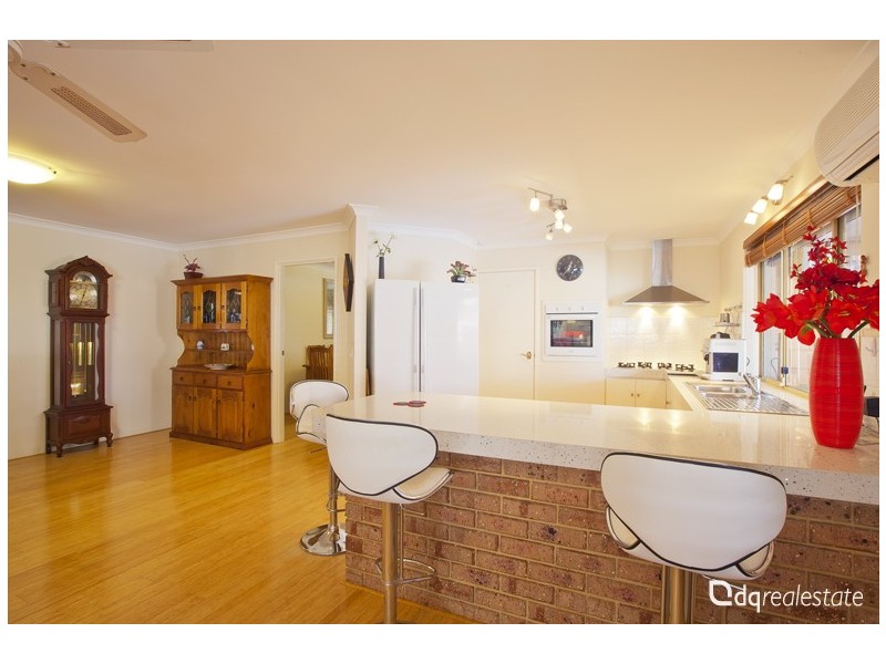6 Nicholson Place, Ballajura WA 6066