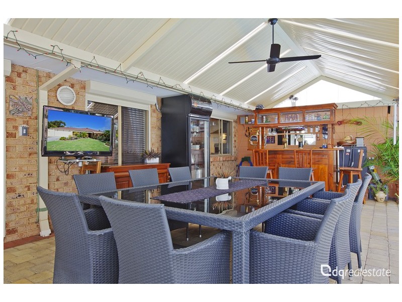 6 Nicholson Place, Ballajura WA 6066