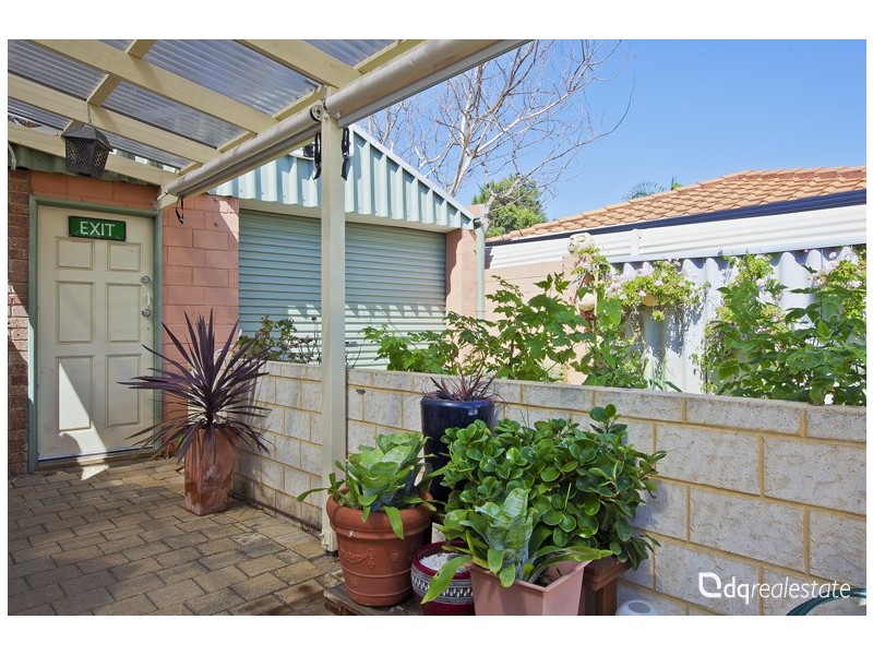6 Nicholson Place, Ballajura WA 6066