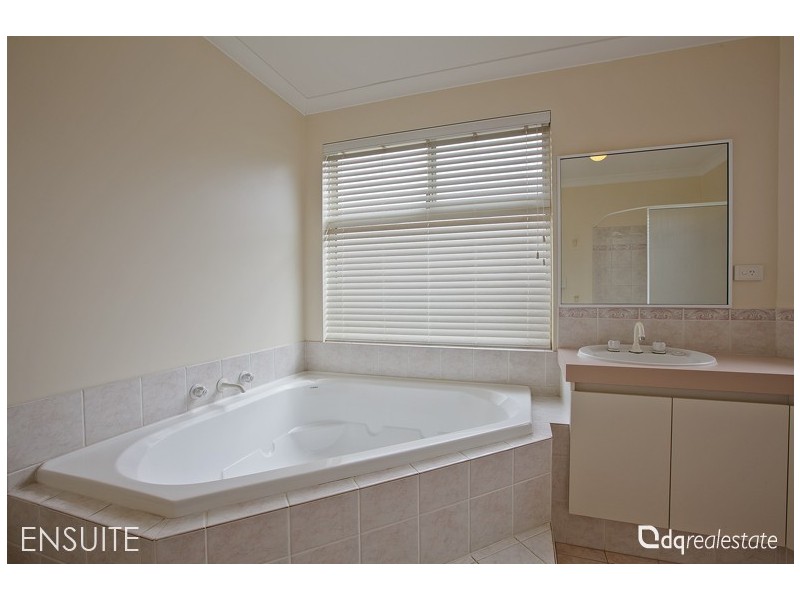 26 Carwoola Circle, Carramar WA 6031