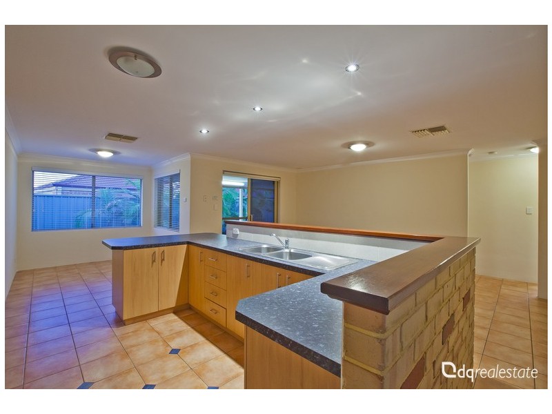 24 Firmstone Circle, Landsdale WA 6065