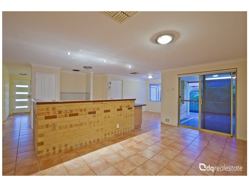 24 Firmstone Circle, Landsdale WA 6065