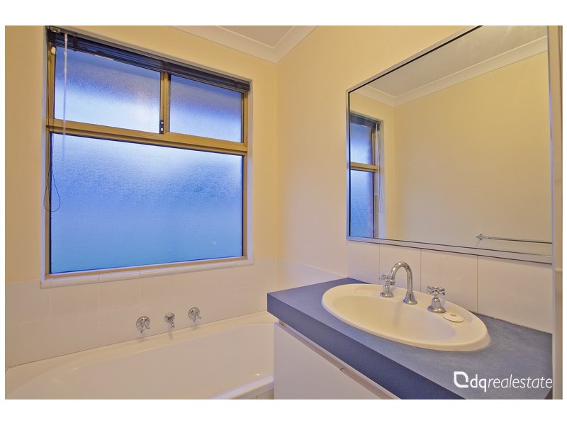 24 Firmstone Circle, Landsdale WA 6065