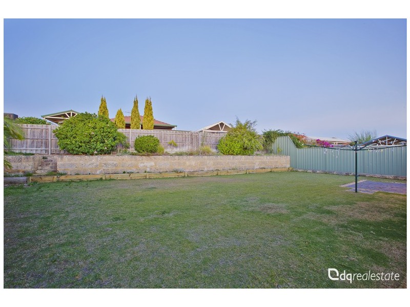 24 Firmstone Circle, Landsdale WA 6065