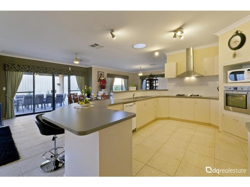 4 Cozens Road, Tapping WA 6065