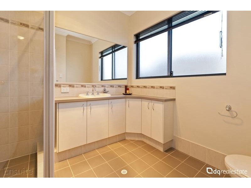 4 Cozens Road, Tapping WA 6065