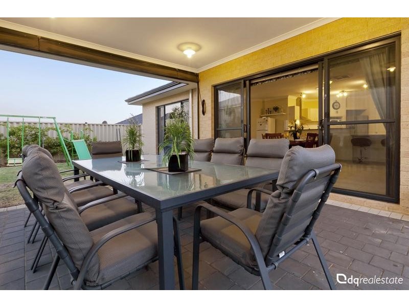 4 Cozens Road, Tapping WA 6065