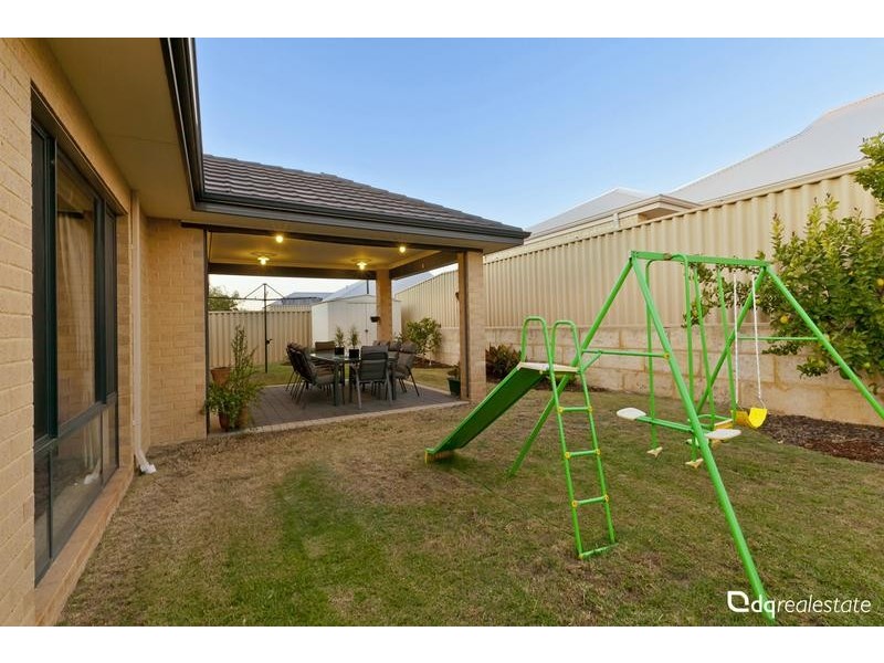 4 Cozens Road, Tapping WA 6065