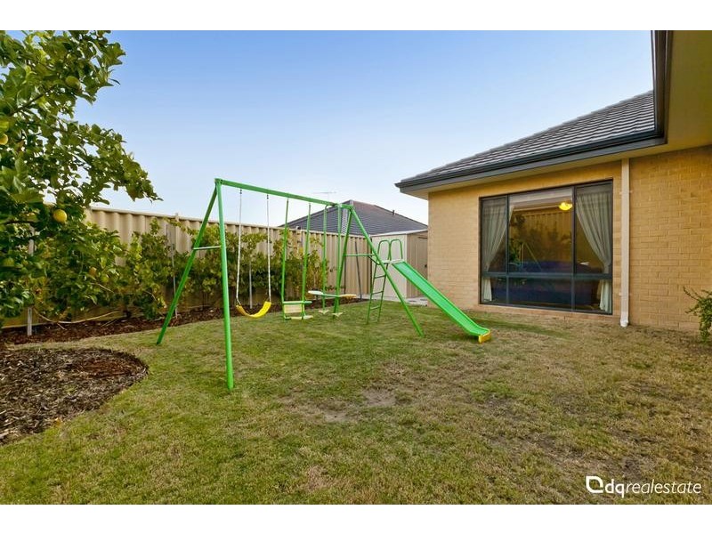 4 Cozens Road, Tapping WA 6065