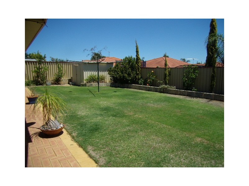 24 Eradu Ramble, Hocking WA 6065