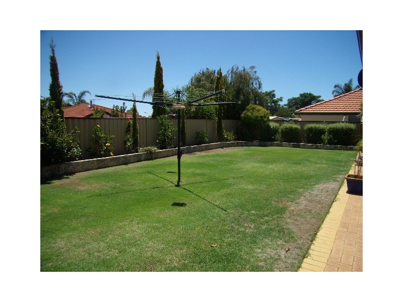 24 Eradu Ramble, Hocking WA 6065