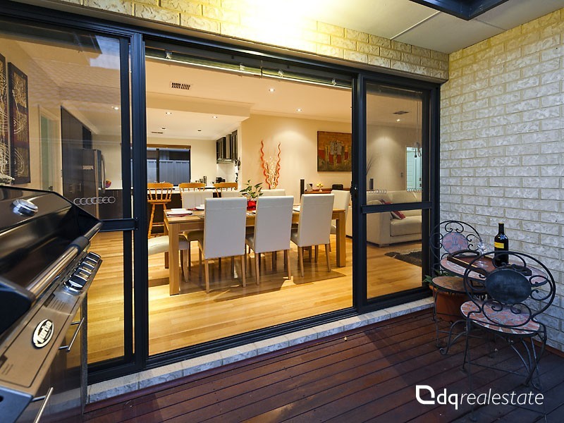 21 Hillsdale Rise, Darch WA 6065