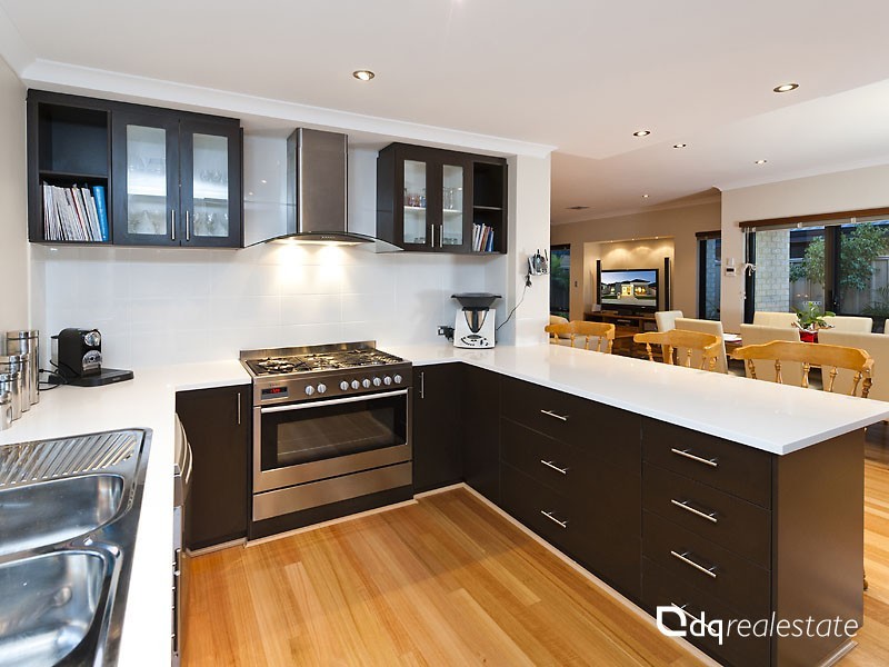 21 Hillsdale Rise, Darch WA 6065