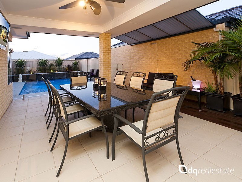 21 Hillsdale Rise, Darch WA 6065