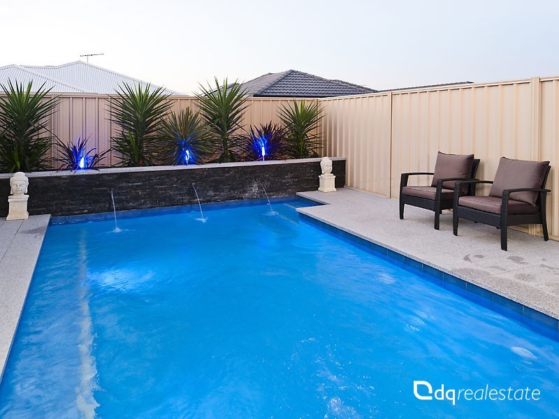 21 Hillsdale Rise, Darch WA 6065