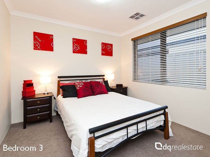 21 Hillsdale Rise, Darch WA 6065