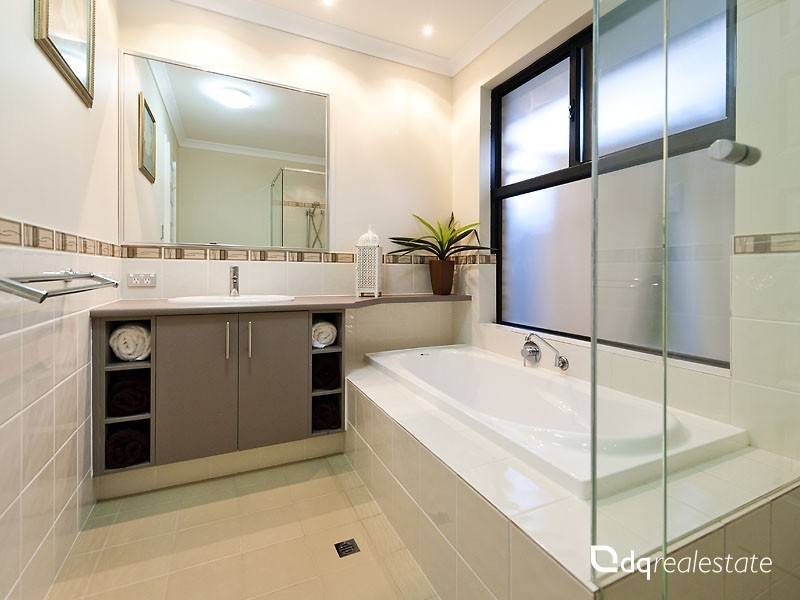 21 Hillsdale Rise, Darch WA 6065